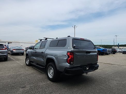 Used 2024 Chevrolet Colorado W/T w/ Technology Package RWD image 3