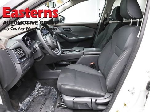Used 2023 Nissan Rogue S AWD/4WD image 14
