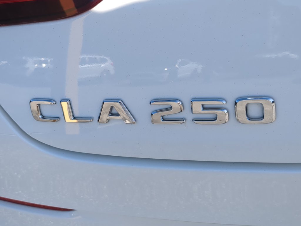 Used 2023 Mercedes-Benz CLA 250 w/ Premium Package image 11