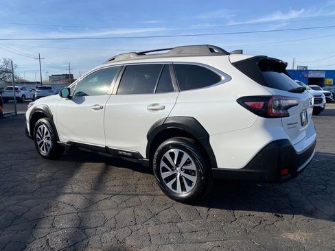 Used 2024 Subaru Outback Premium AWD/4WD image 6