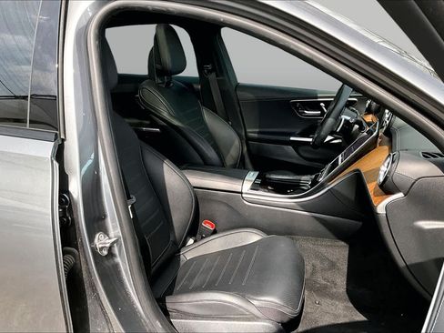 Used 2023 Mercedes-Benz C 300 Sedan image 9
