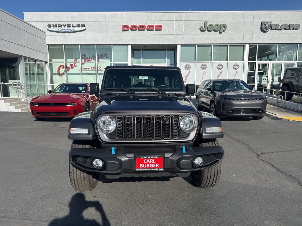 Used 2024 Jeep Wrangler Unlimited w/ Convenience Group AWD/4WD image 2