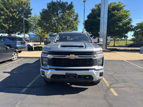 Used 2025 Chevrolet Silverado 2500 LT w/ Convenience Package AWD/4WD image 9