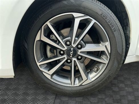 Used 2023 Kia Forte LXS w/ LXS Technology Package image 14