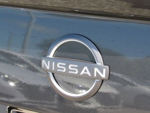 New 2025 Nissan Versa SR image 12