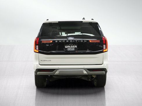 Used 2025 Ford Expedition Platinum w/ Driver's Package AWD/4WD image 4