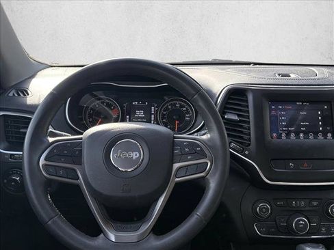 Used 2020 Jeep Cherokee Latitude Plus image 14