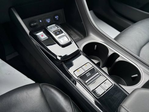 Used 2022 Hyundai Sonata Limited image 40