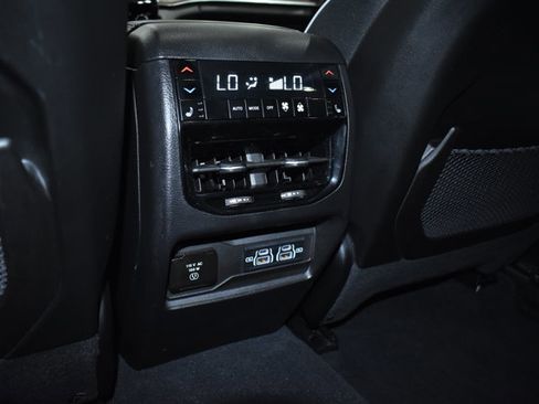 Used 2022 Jeep Grand Cherokee Summit w/ Luxury Tech Group V image 34