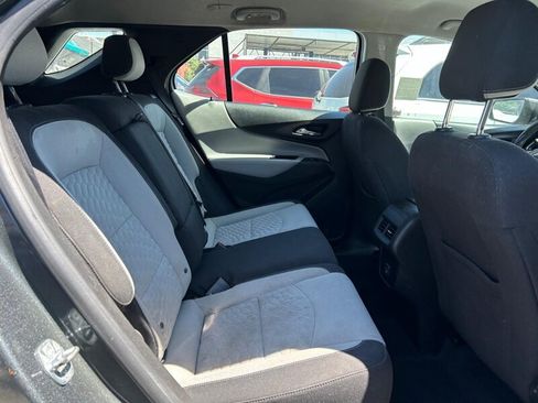 Used 2021 Chevrolet Equinox LS FWD image 18