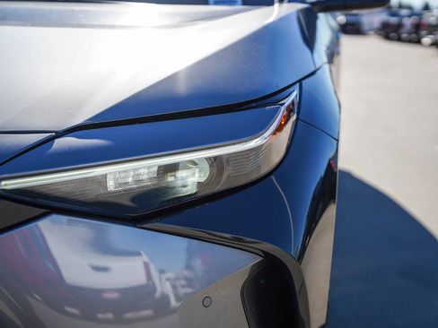 Used 2023 Toyota bZ4X XLE image 5