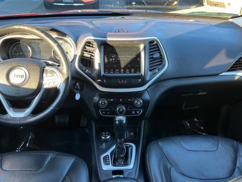Used 2015 Jeep Cherokee Trailhawk w/ Leather Interior Group image 10