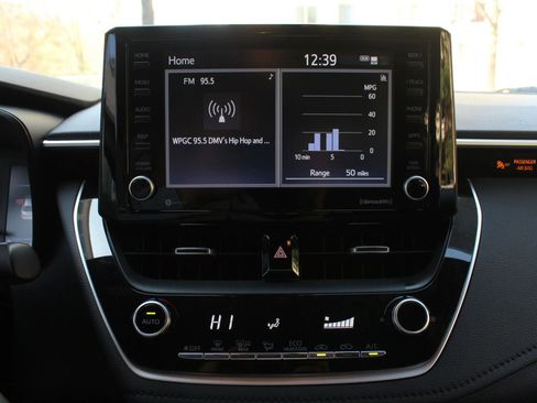 Used 2022 Toyota Corolla SE FWD image 32