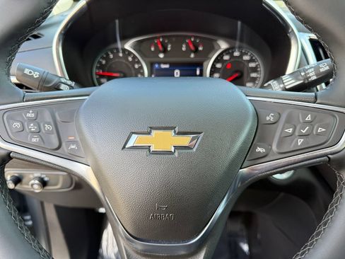 Used 2024 Chevrolet Equinox LT FWD image 18