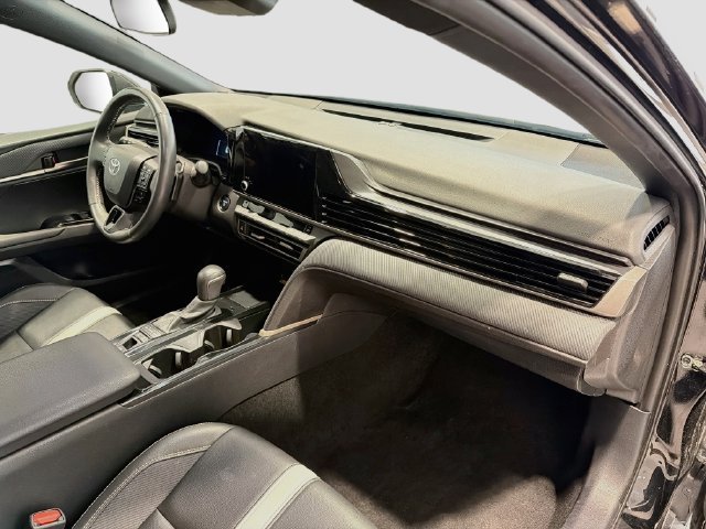 Used 2025 Toyota Camry SE FWD image 24