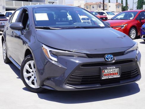 Certified 2025 Toyota Corolla LE FWD image 2