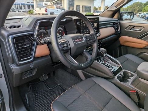 Used 2024 GMC Canyon AT4 image 9