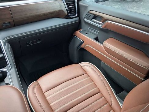 Used 2025 GMC Sierra 1500 Denali Ultimate AWD/4WD image 17