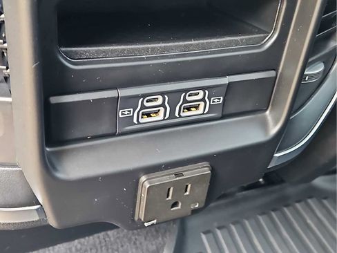 Used 2025 RAM 1500 Big Horn AWD/4WD image 19