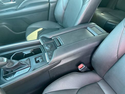 Used 2024 Toyota Grand Highlander XLE image 17