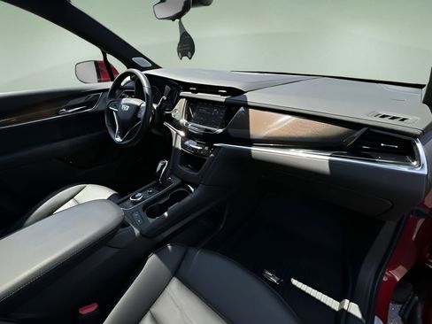 Used 2024 Cadillac XT6 Premium Luxury w/ Platinum Package image 30