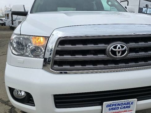 Used 2013 Toyota Sequoia SR5 AWD/4WD image 4