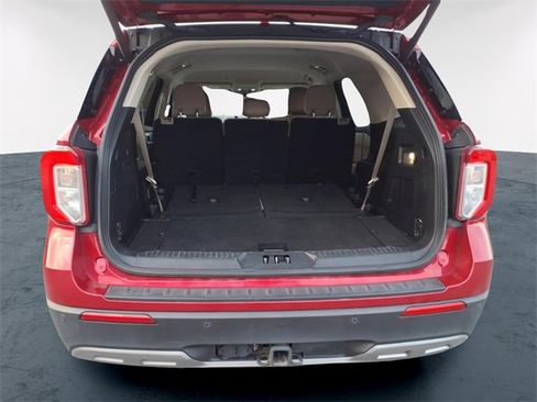 Used 2020 Ford Explorer XLT w/ Equipment Group 202A image 9