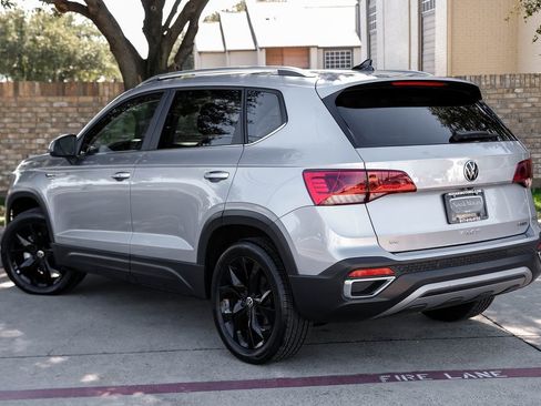 Used 2022 Volkswagen Taos SE image 19