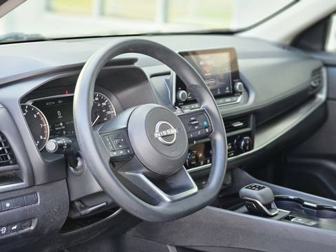 Used 2024 Nissan Rogue SV AWD/4WD image 12