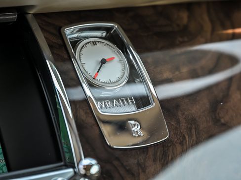 Used 2016 Rolls-Royce Wraith RWD image 38