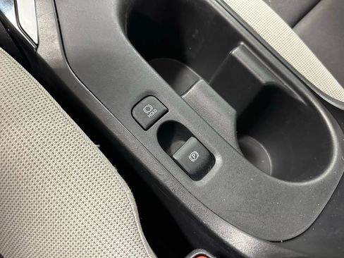 Used 2025 Toyota Corolla LE image 27