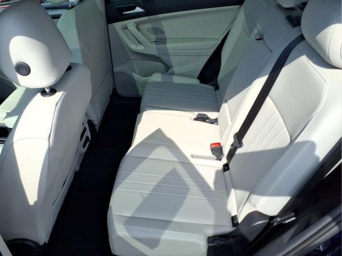 Certified 2024 Volkswagen Tiguan SE AWD/4WD image 13
