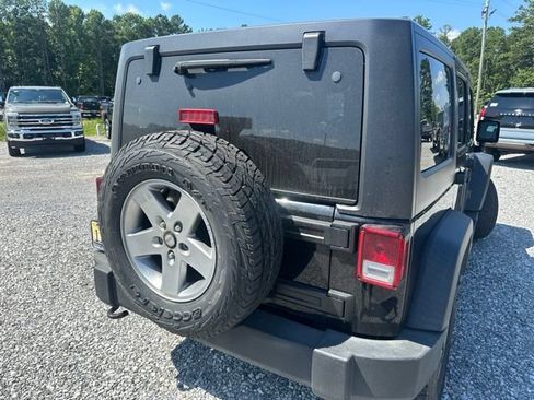 Used 2017 Jeep Wrangler Unlimited Sport w/ Quick Order Package 24S AWD/4WD image 6