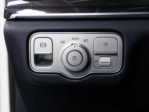 Certified 2026 Mercedes-Benz GLS 450 4MATIC image 10