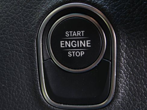 Used 2025 Mercedes-Benz Sprinter 2500 image 18