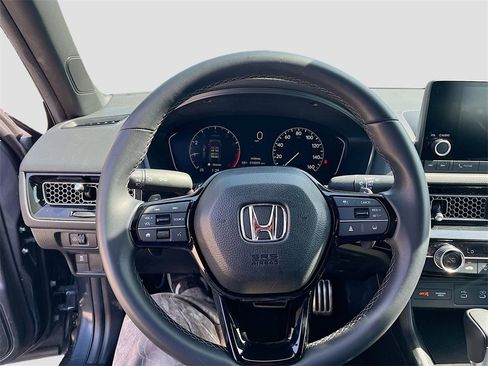 Used 2025 Honda Civic Sport image 11