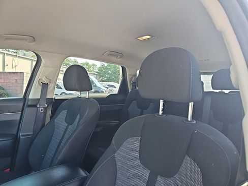 Used 2022 Kia Sorento LX FWD image 18