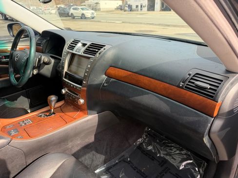 Used 2010 Lexus LS 460 image 20