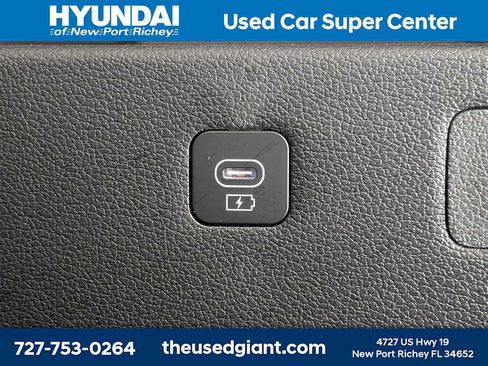 Certified 2025 Hyundai Palisade SEL FWD image 16