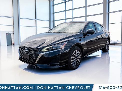 Used 2025 Nissan Altima 2.5 SV AWD/4WD image 26