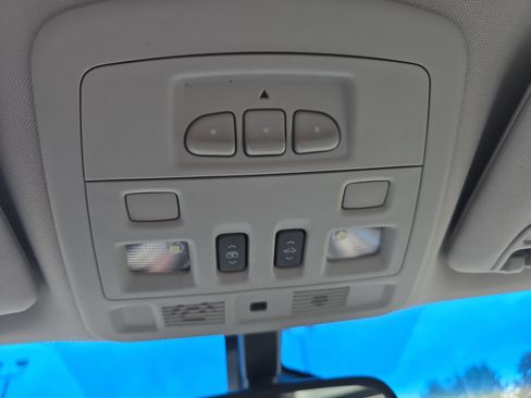 Used 2012 Cadillac CTS V w/ Wood Trim Package image 28