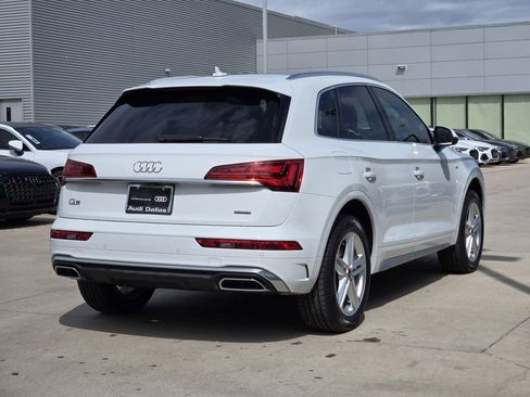 Certified 2024 Audi Q5 e Premium Plus w/ Premium Plus Package AWD/4WD image 8