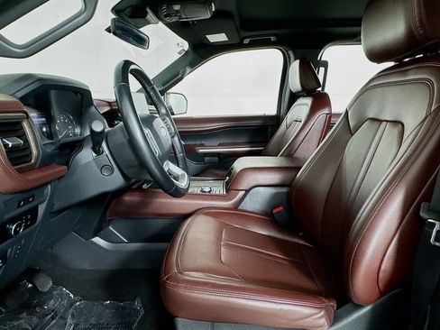 Used 2024 Ford Expedition Limited AWD/4WD image 10