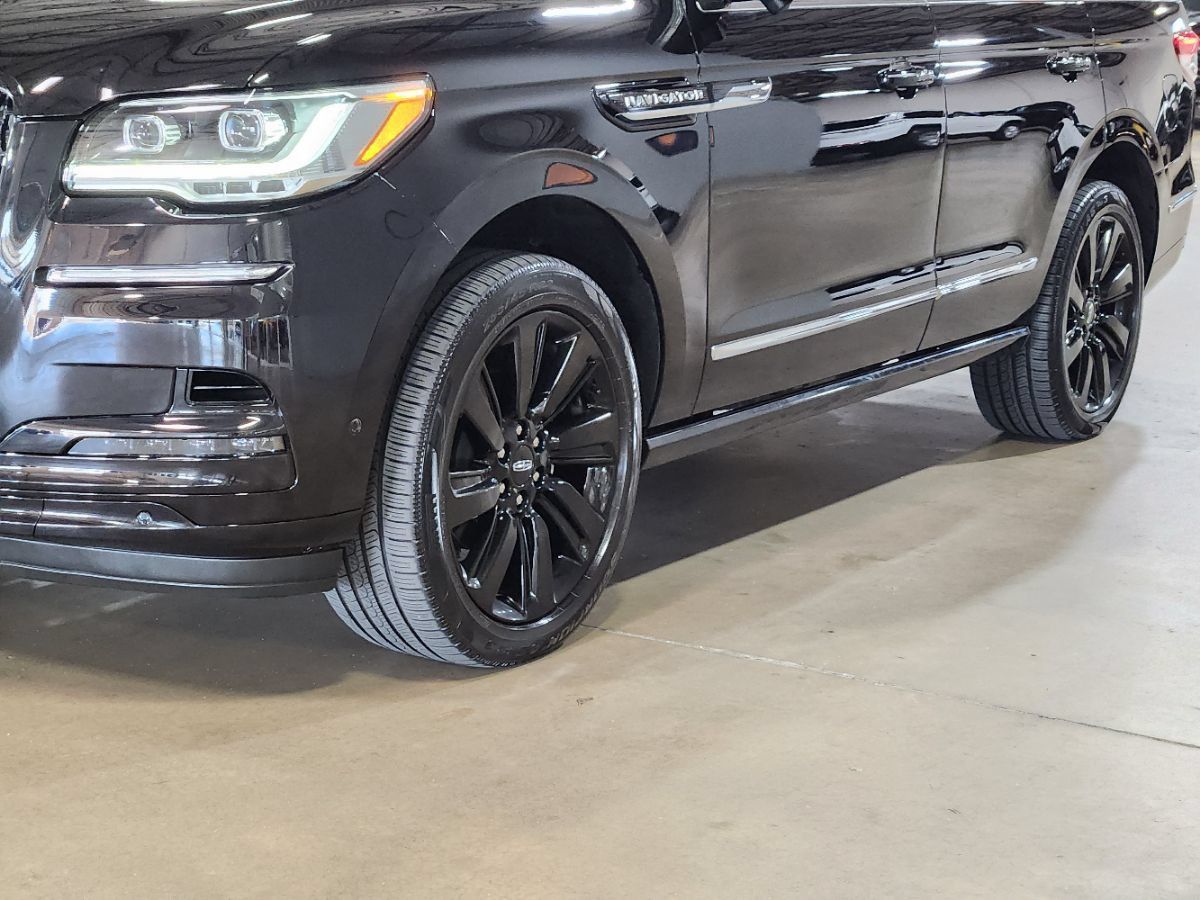 Used 2022 Lincoln Navigator Reserve AWD/4WD image 17
