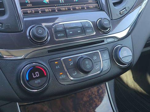 Used 2014 Chevrolet Impala LTZ FWD image 17