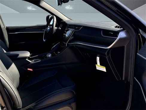 New 2025 Jeep Grand Cherokee L Limited w/ Luxury Tech Group II image 27