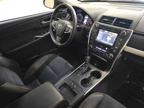 Used 2015 Toyota Camry XSE w/ Advanced Technology Package FWD image 29