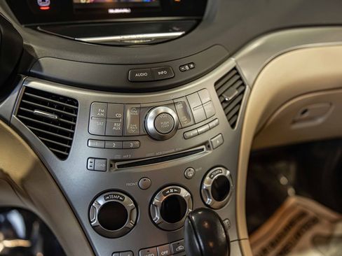 Used 2010 Subaru Tribeca Limited image 31