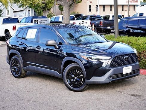 Used 2022 Toyota Corolla Cross L image 3