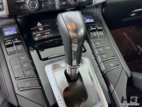 Used 2014 Porsche Cayenne image 13